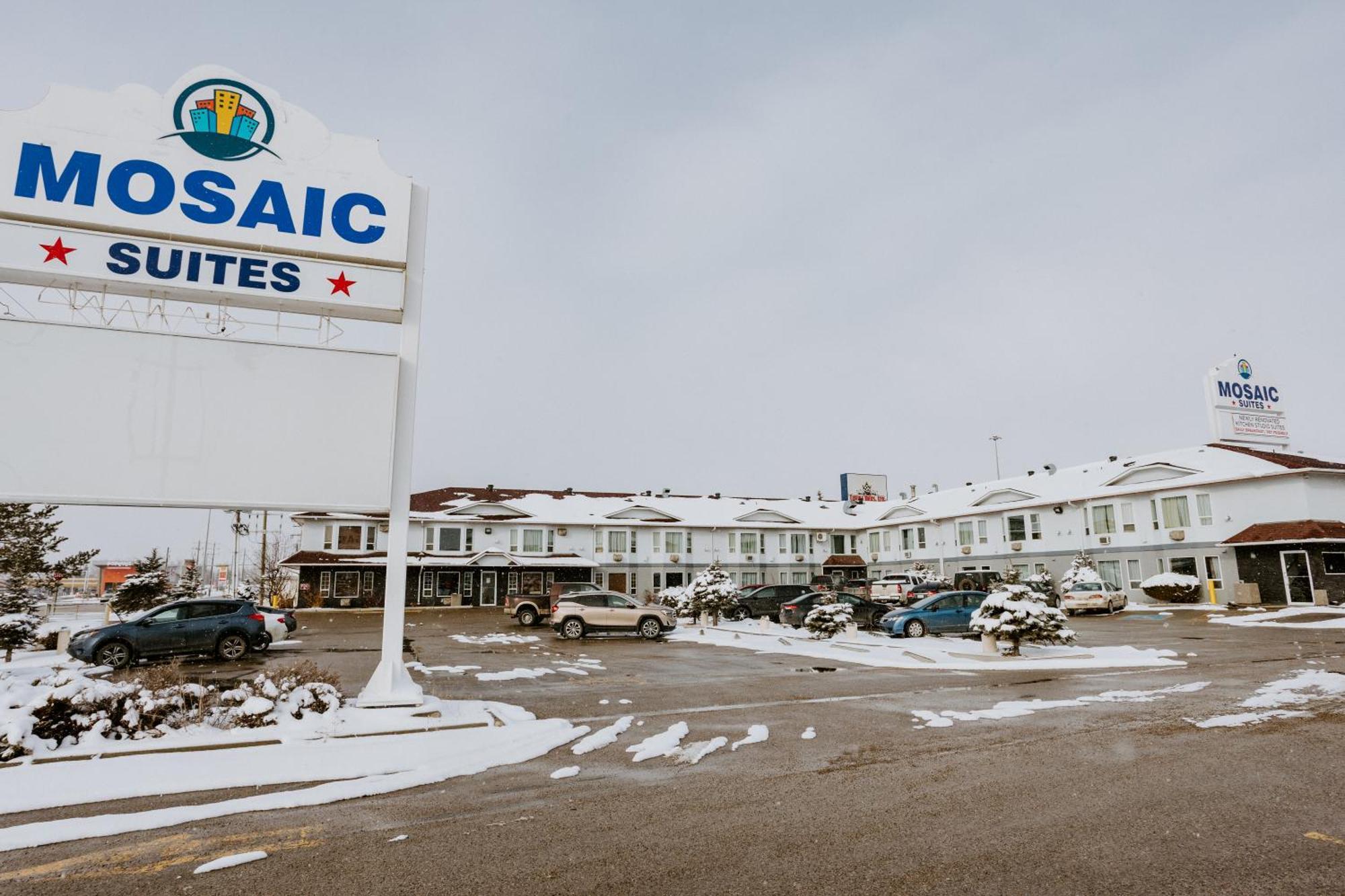 Western Budget Plus Mosaic Suites Penhold Exterior photo